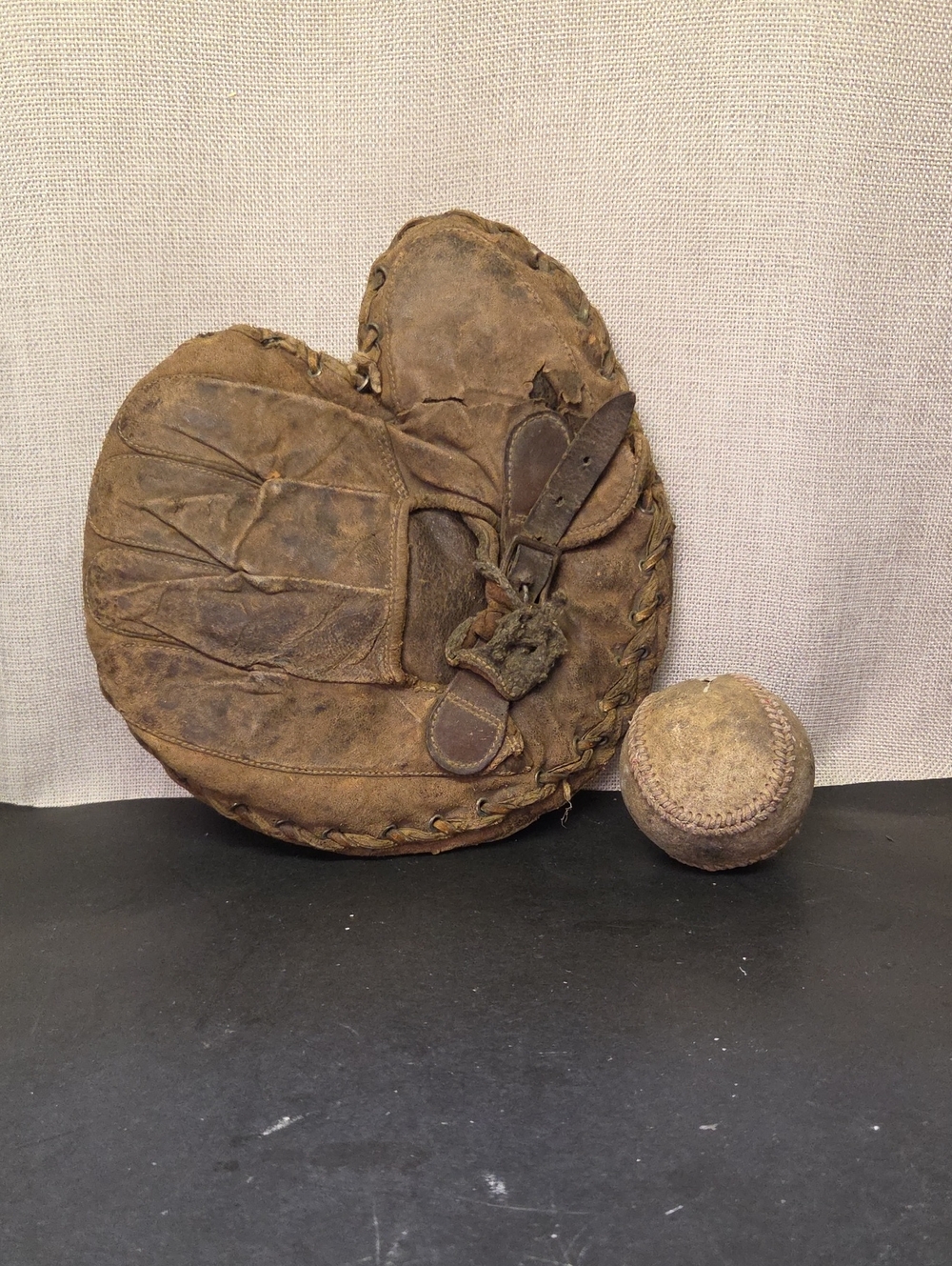 Antique Baseball Glove Early 1900s 1920's Pillow Style Catchers Glove Mitt